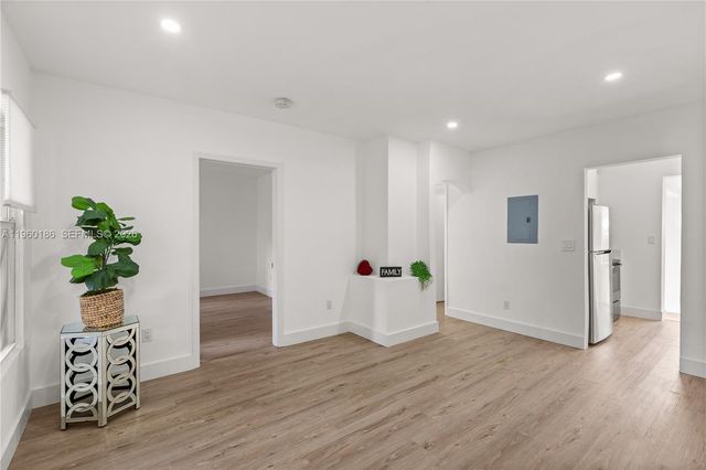 2508 SW 10th St 2508, Miami, FL 33135