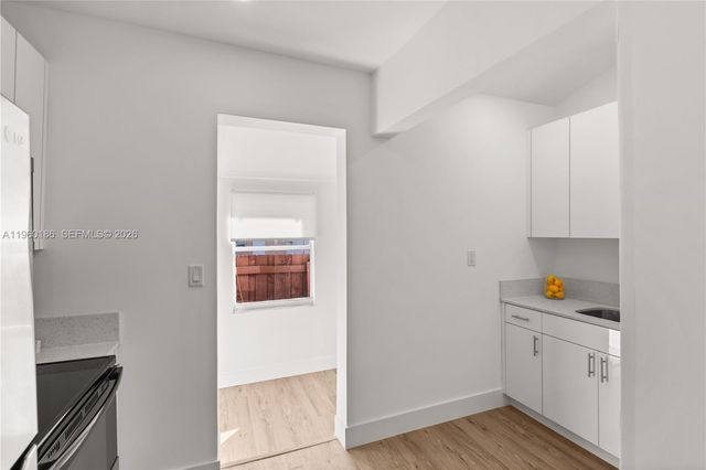 2508 SW 10th St 2508, Miami, FL 33135