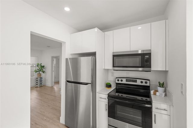 2508 SW 10th St 2508, Miami, FL 33135