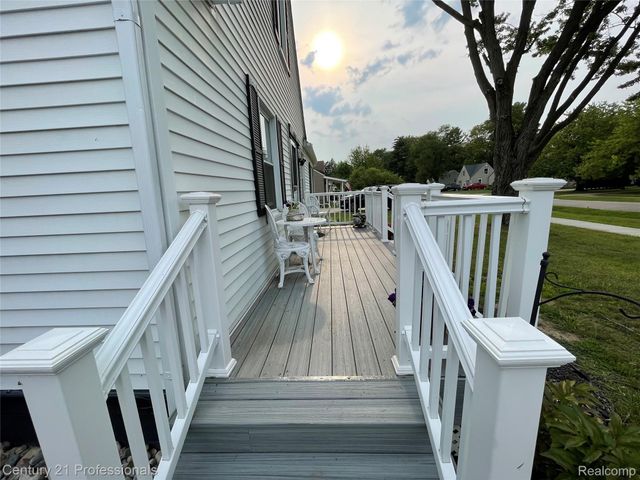 31711 Leona Street, Garden City, MI 48135