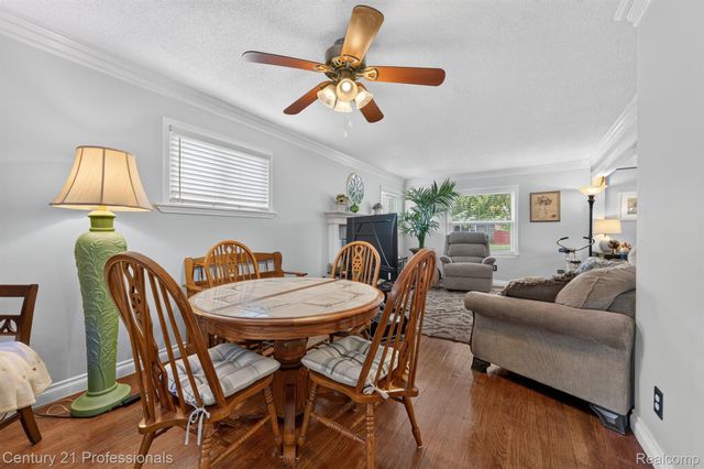 31711 Leona Street, Garden City, MI 48135