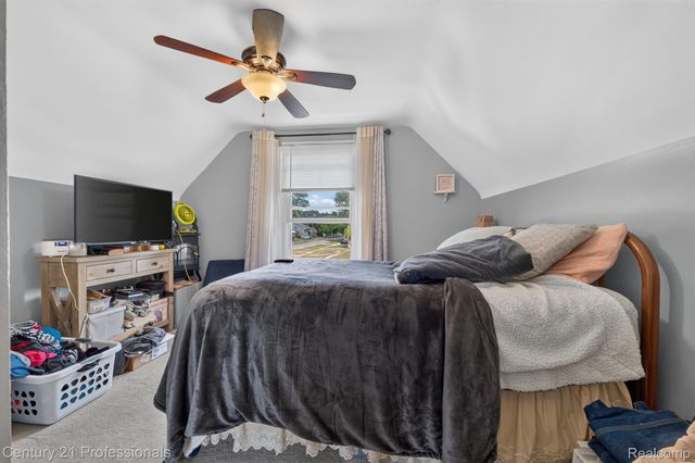 31711 Leona Street, Garden City, MI 48135
