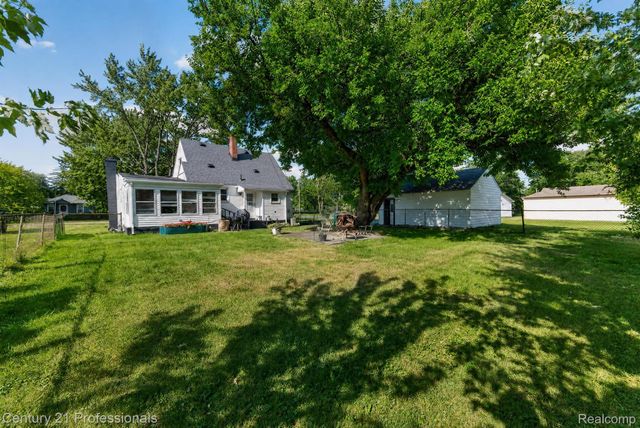 31711 Leona Street, Garden City, MI 48135
