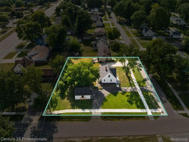 31711 Leona Street, Garden City, MI 48135