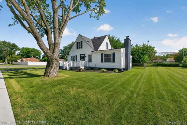31711 Leona Street, Garden City, MI 48135