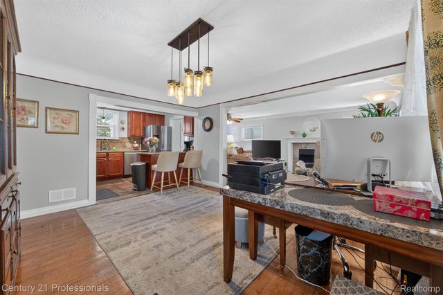 31711 Leona Street, Garden City, MI 48135