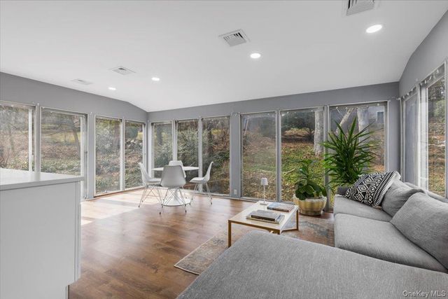 111 SPIER Road, Scarsdale, NY 10583