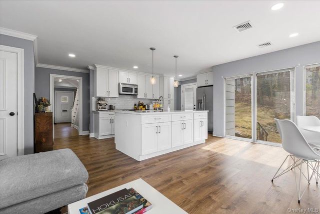 111 SPIER Road, Scarsdale, NY 10583