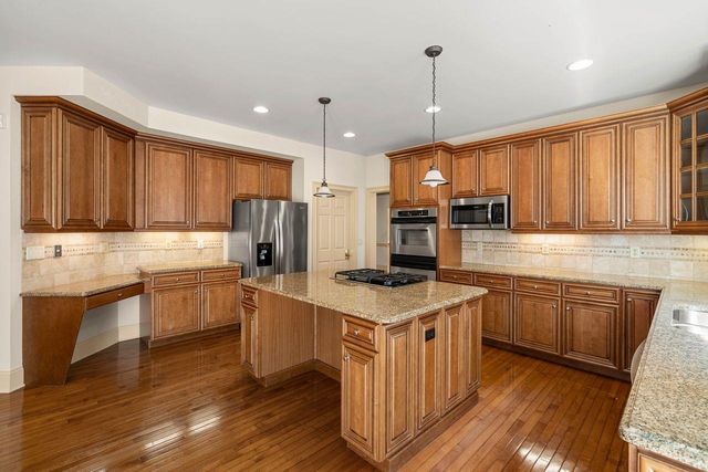 33 Marston Road, Bedford, NH 03110