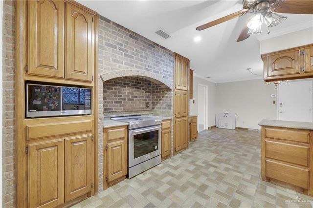 201 Chris Lane, Mcallen, TX 78503