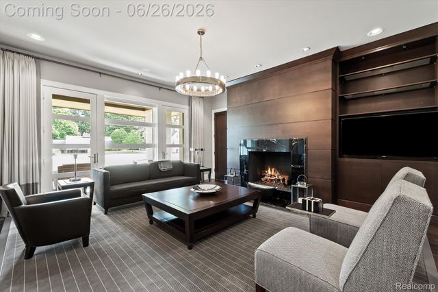 30442 S Greenbriar Road, Franklin Village, MI 48025