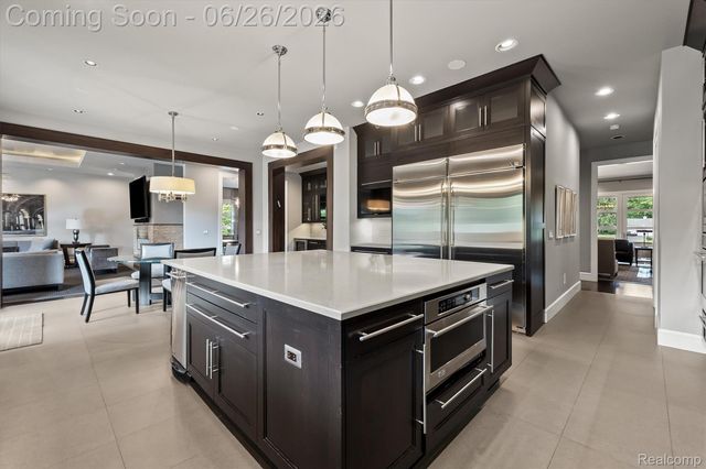 30442 S Greenbriar Road, Franklin Village, MI 48025