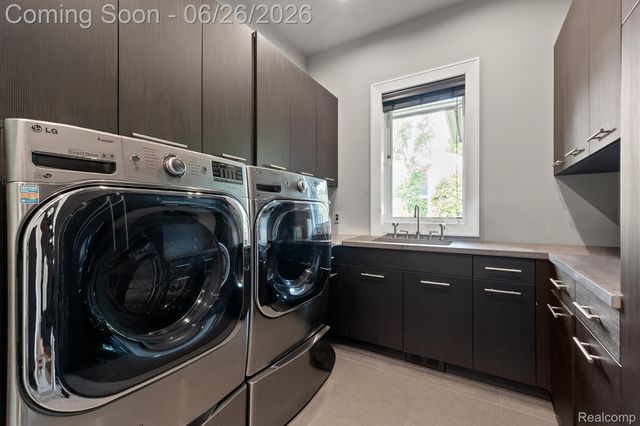 30442 S Greenbriar Road, Franklin Village, MI 48025