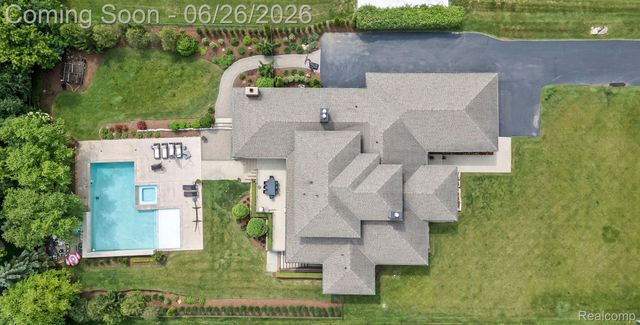 30442 S Greenbriar Road, Franklin Village, MI 48025