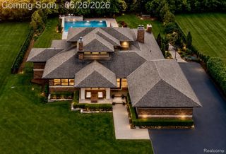 30442 S Greenbriar Road, Franklin Village, MI 48025