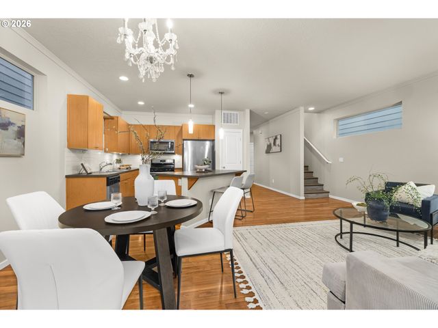 7826 Se SPORRI Ln, Milwaukie, OR 97267