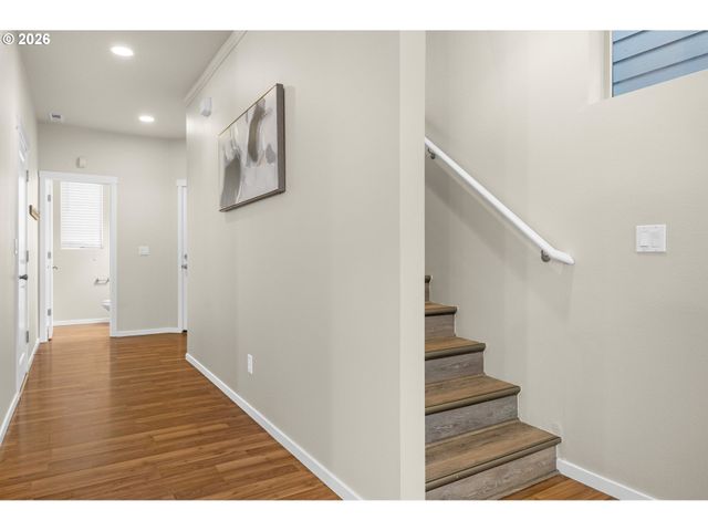 7826 Se SPORRI Ln, Milwaukie, OR 97267