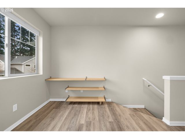 7826 Se SPORRI Ln, Milwaukie, OR 97267