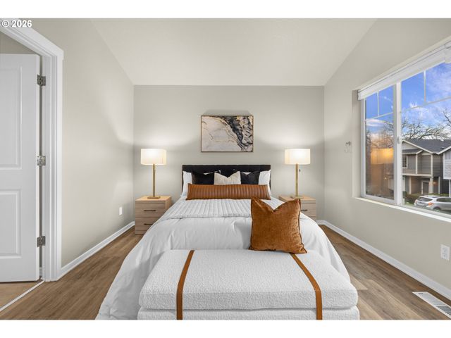 7826 Se SPORRI Ln, Milwaukie, OR 97267