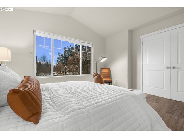 7826 Se SPORRI Ln, Milwaukie, OR 97267