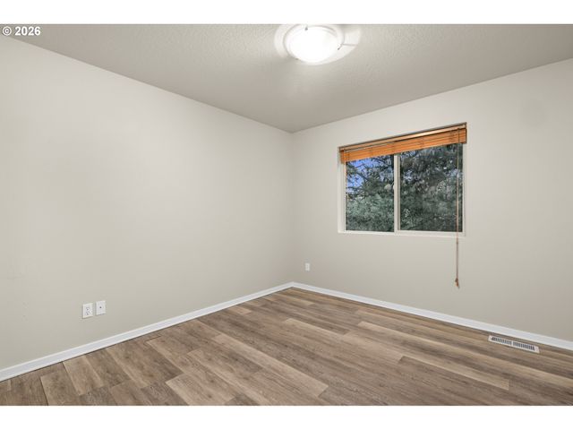 7826 Se SPORRI Ln, Milwaukie, OR 97267