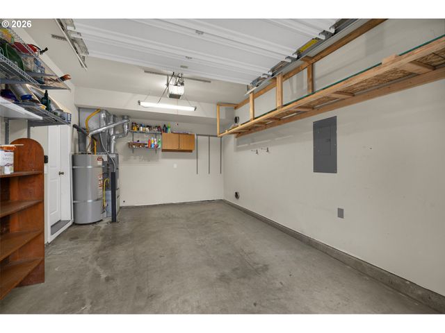 7826 Se SPORRI Ln, Milwaukie, OR 97267