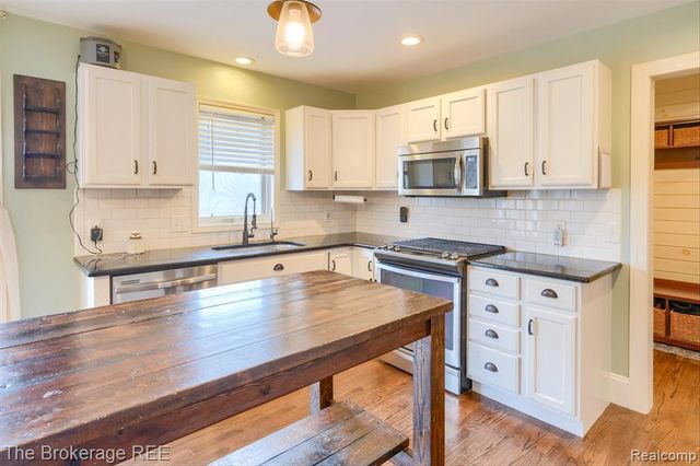 2409 Granger Road, Ortonville, MI 48462