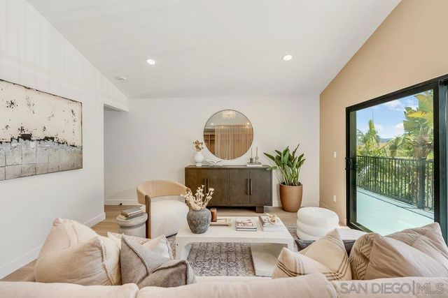 248 Avenida De Los Claveles, Encinitas, CA 92024