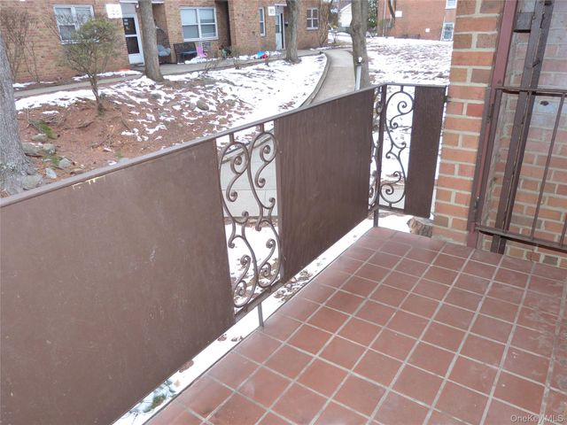 201 Kearsing Parkway D, Monsey, NY 10952