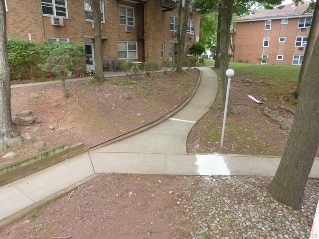 201 Kearsing Parkway D, Monsey, NY 10952