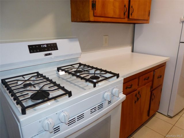 201 Kearsing Parkway D, Monsey, NY 10952