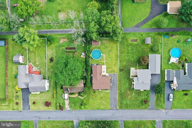 5196 PRICE AVE, Coopersburg, PA 18036