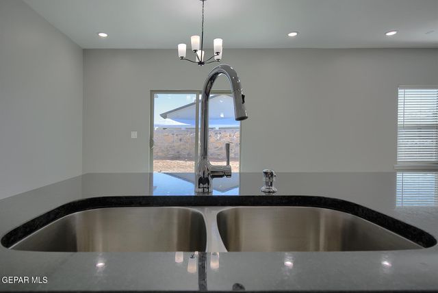 13916 Summer Valley Avenue, El Paso, TX 79928