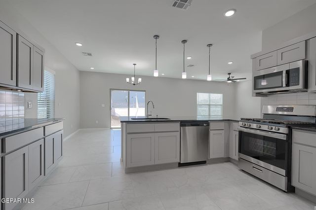 13916 Summer Valley Avenue, El Paso, TX 79928