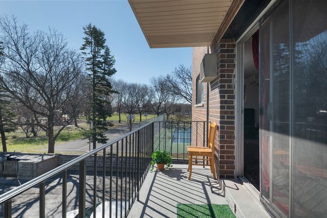 9445 Kenton Avenue 207, Skokie, IL 60076
