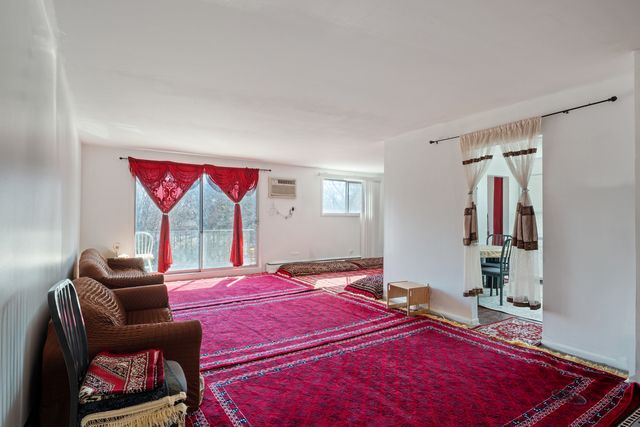 9445 Kenton Avenue 207, Skokie, IL 60076