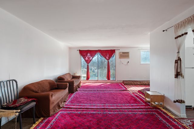 9445 Kenton Avenue 207, Skokie, IL 60076