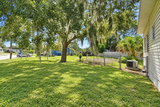 201 LAKE DALE DRIVE, Auburndale, FL 33823