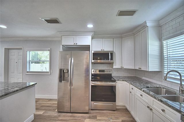 201 LAKE DALE DRIVE, Auburndale, FL 33823