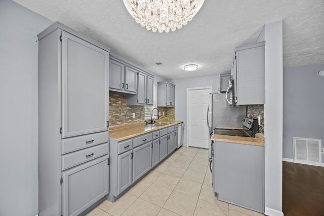 2812 Kasey Court, Lexington, KY 40517