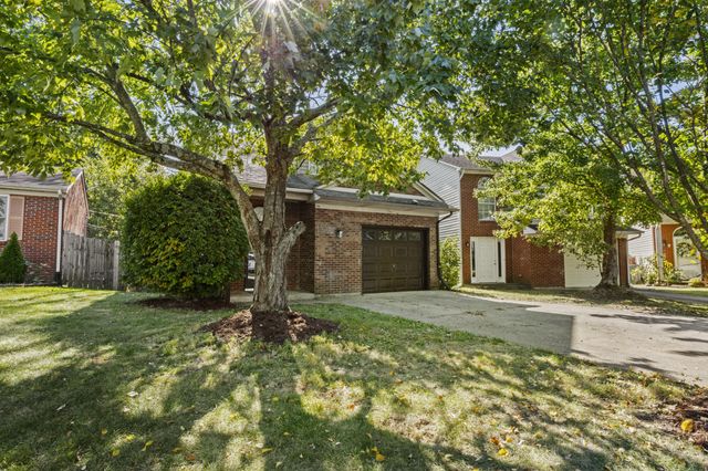 2812 Kasey Court, Lexington, KY 40517