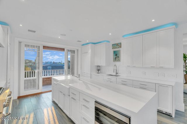 985 Ocean Avenue, Mantoloking, NJ 08738