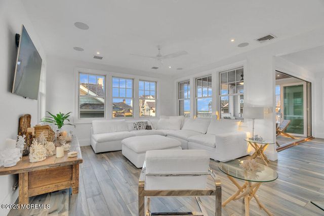 985 Ocean Avenue, Mantoloking, NJ 08738