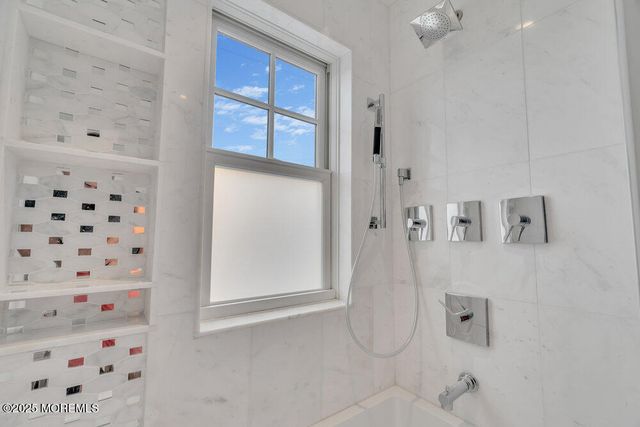 985 Ocean Avenue, Mantoloking, NJ 08738