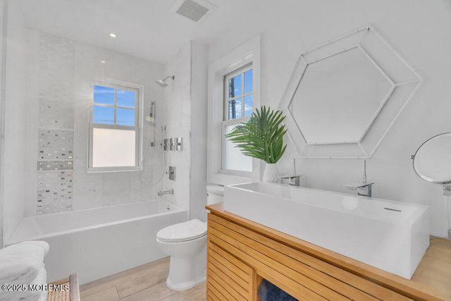 985 Ocean Avenue, Mantoloking, NJ 08738