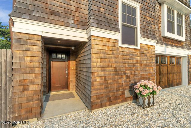 985 Ocean Avenue, Mantoloking, NJ 08738