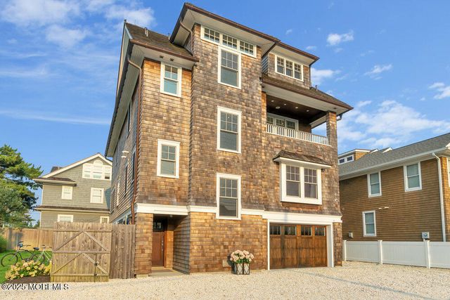 985 Ocean Avenue, Mantoloking, NJ 08738