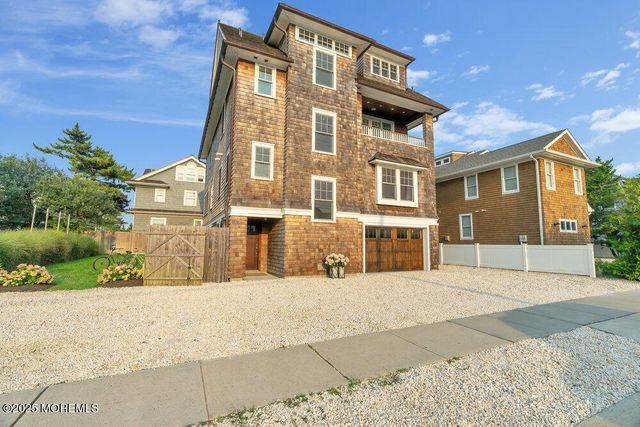 985 Ocean Avenue, Mantoloking, NJ 08738