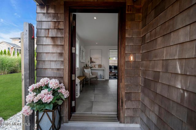 985 Ocean Avenue, Mantoloking, NJ 08738