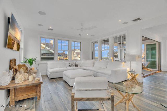 985 Ocean Avenue, Mantoloking, NJ 08738